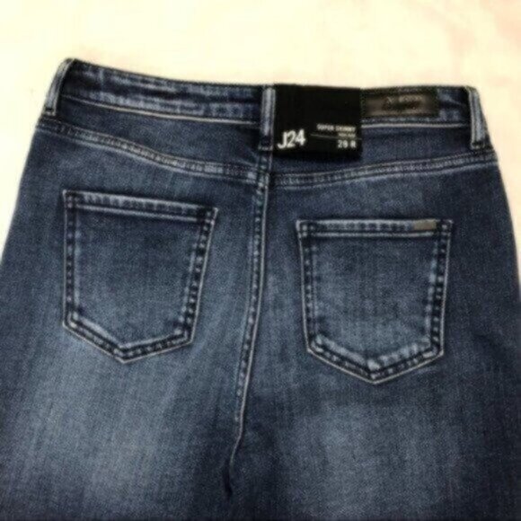 NWT Armani Exchange High Rise Classic Business Casual Everyday Skinny Jeans 29R - Picture 6 of 10